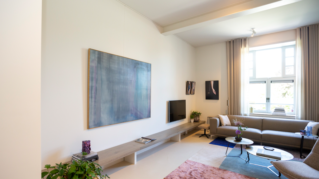 picture hanging rails and tracks